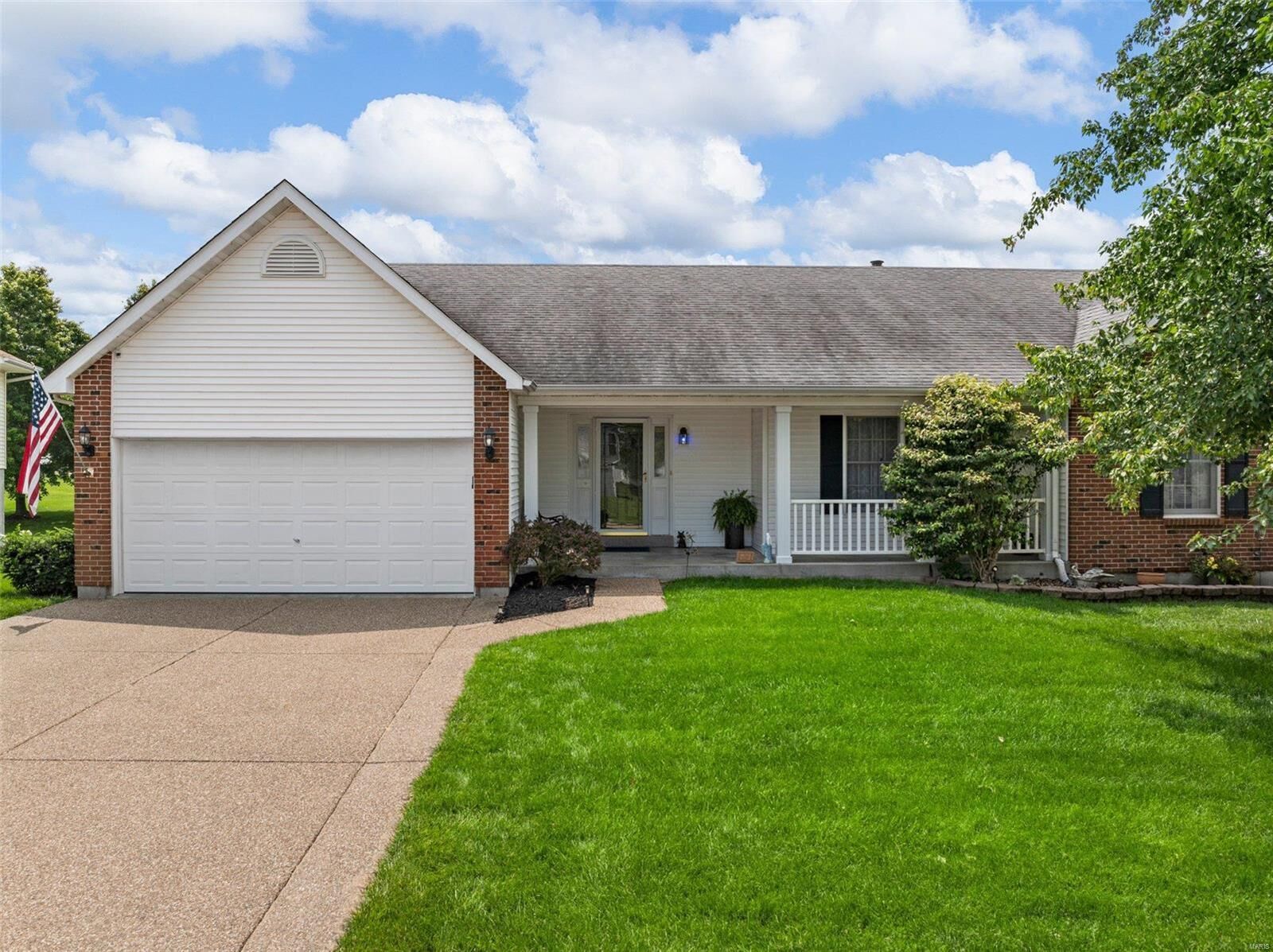 Property Photo:  6906 Emmons Drive  MO 63368 