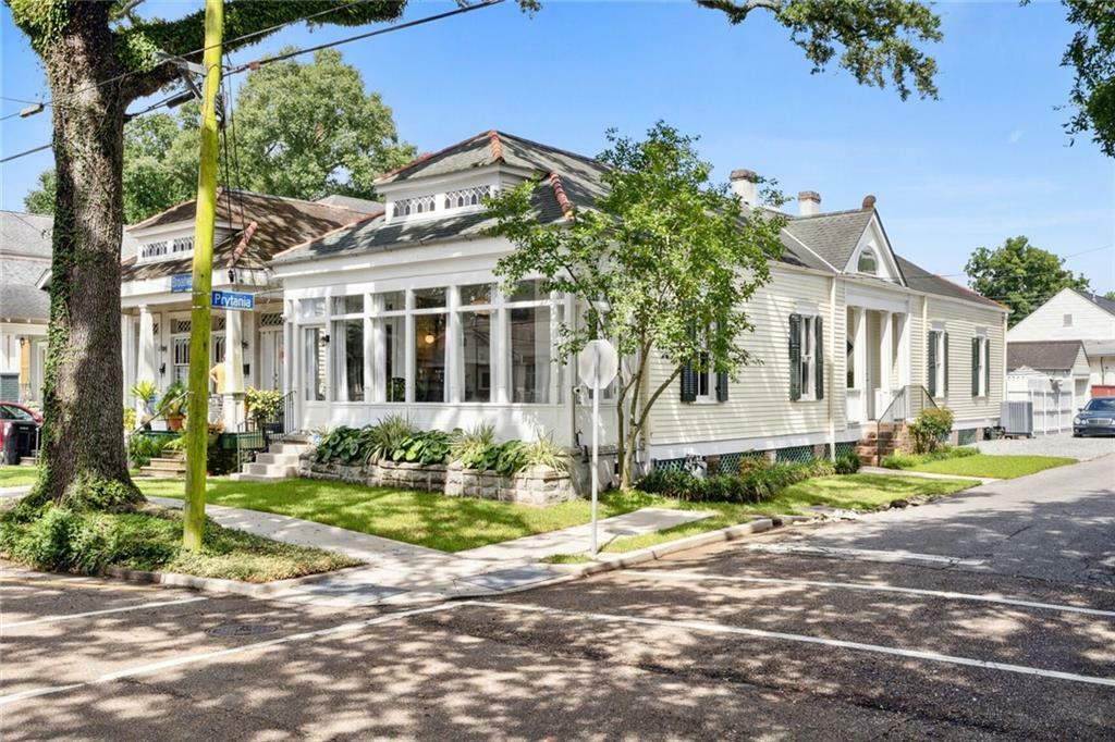 Property Photo:  7200 Prytania Street  LA 70118 