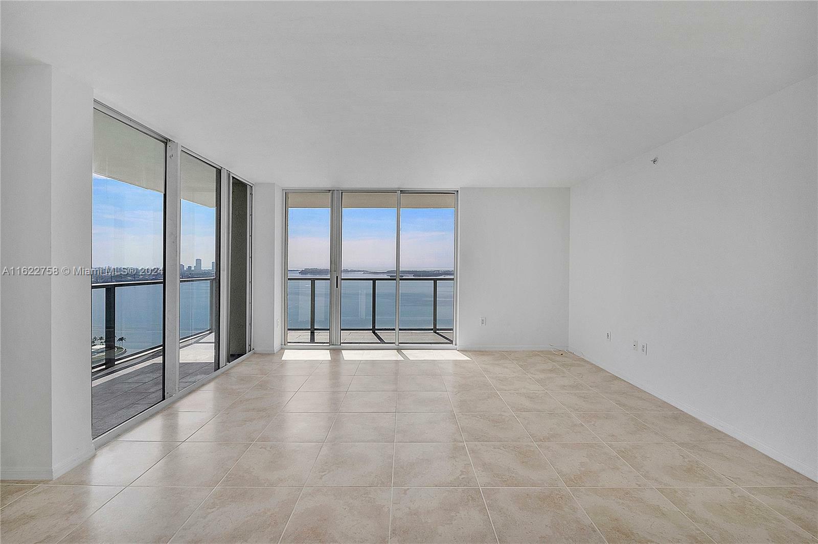 Property Photo:  1155 Brickell Bay Dr 3410  FL 33131 