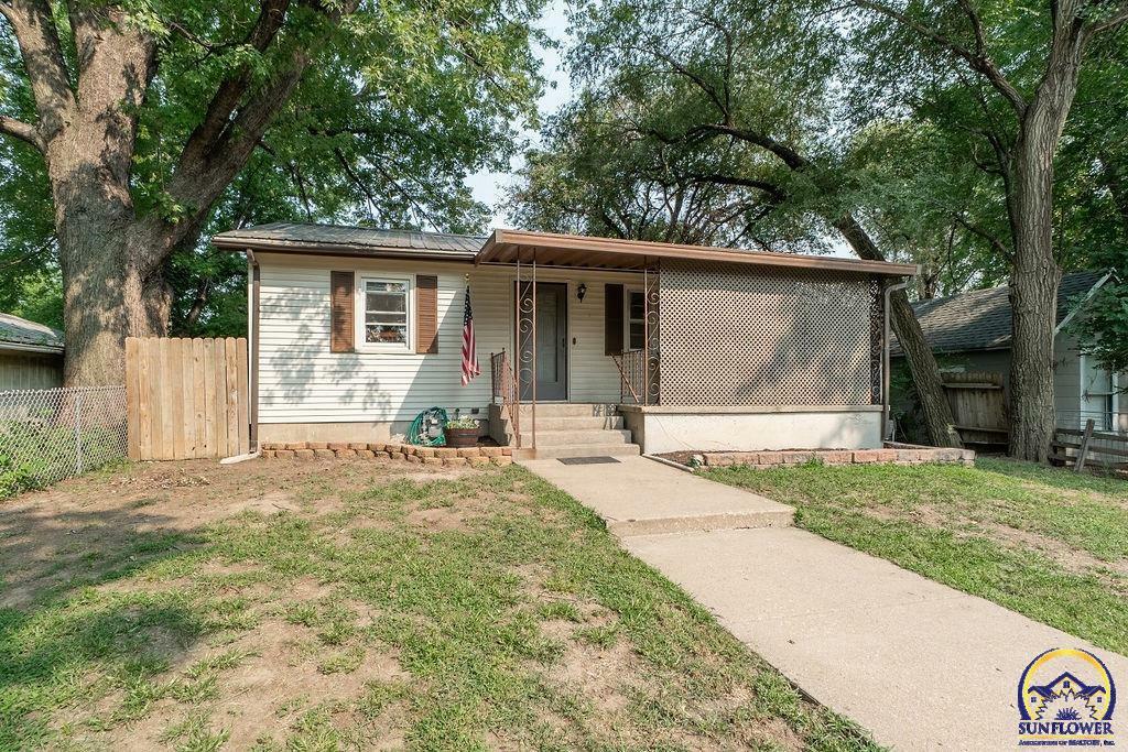 Property Photo:  1314 NW Central Ave  KS 66608 