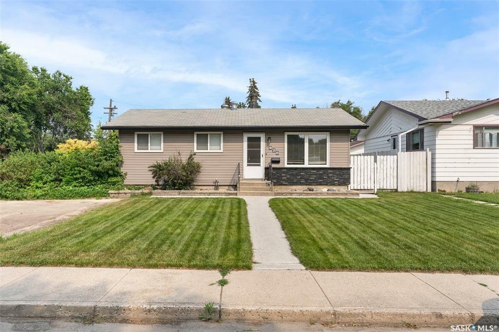 920 N Avenue S  Saskatoon SK S7M 2P4 photo