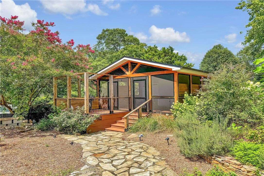 Property Photo:  114 Glassy Mountain Street  SC 29671 