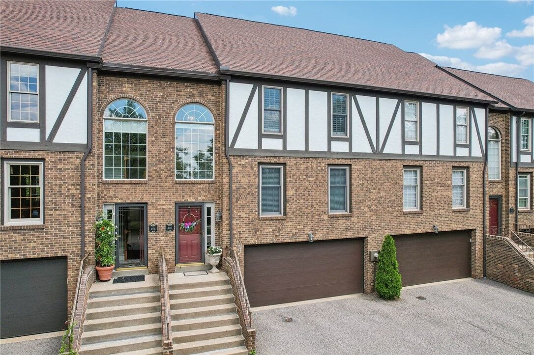 Property Photo: 404 Christopher Circle PA 15205