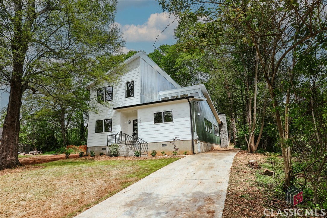 Property Photo:  147 Mulberry Street  GA 30601 