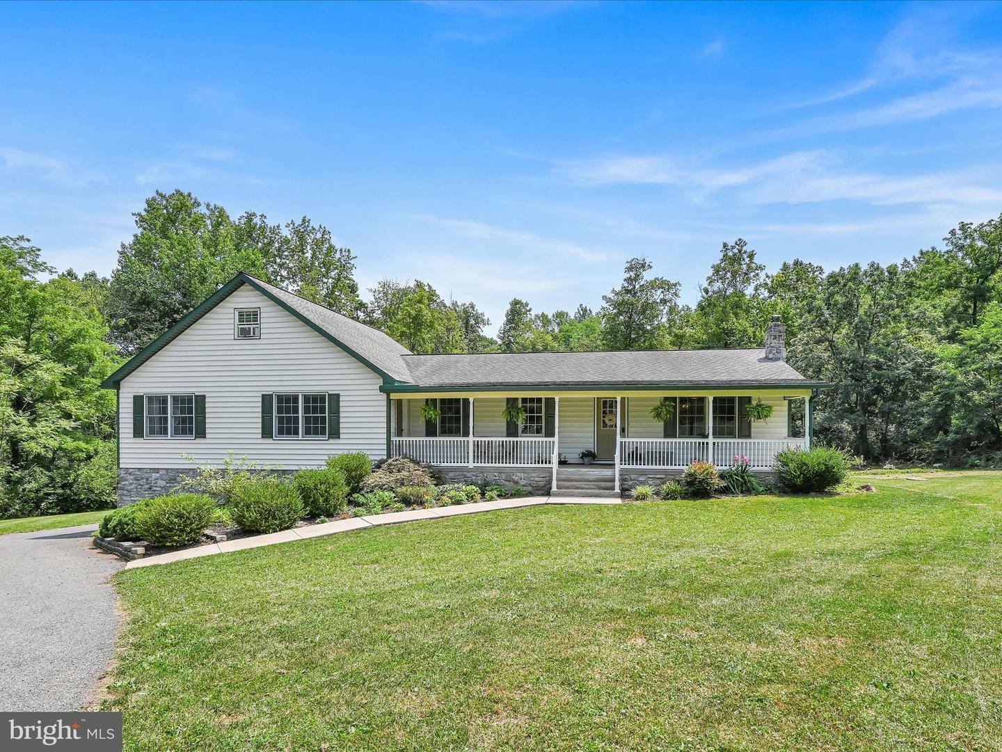 Property Photo:  1280 S Cocalico Road  PA 17517 