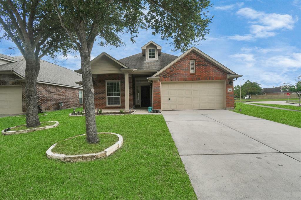 Property Photo:  861 Skyspring Lane  TX 77573 