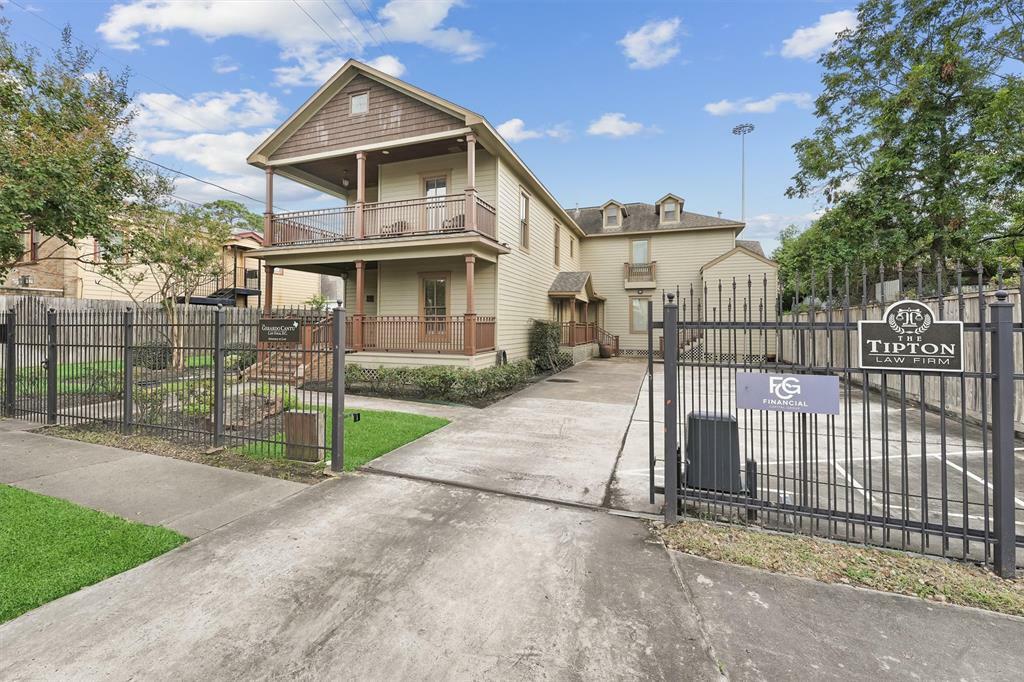 Property Photo:  112 W 4th Street  TX 77007 