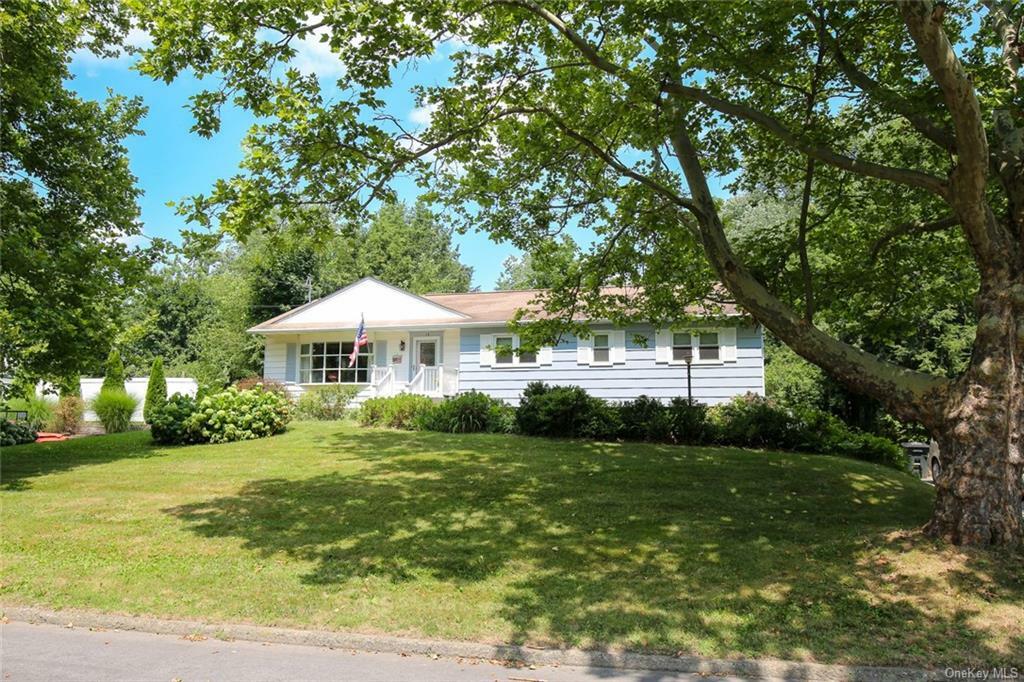 Property Photo:  15 Starrow Drive  NY 12550 