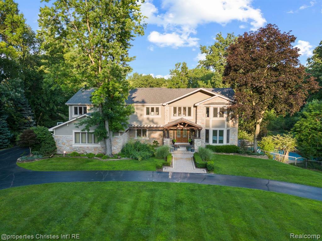 Property Photo: 5635 Paint Valley Drive MI 48306 2464