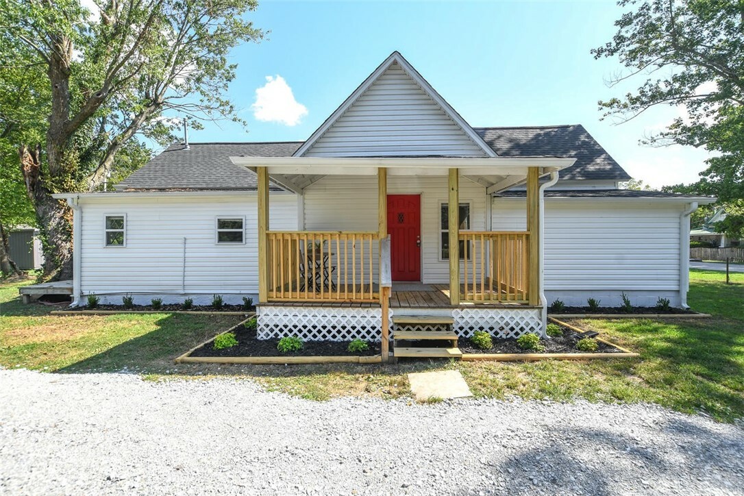 Property Photo:  324 Otis Avenue  AR 72734 