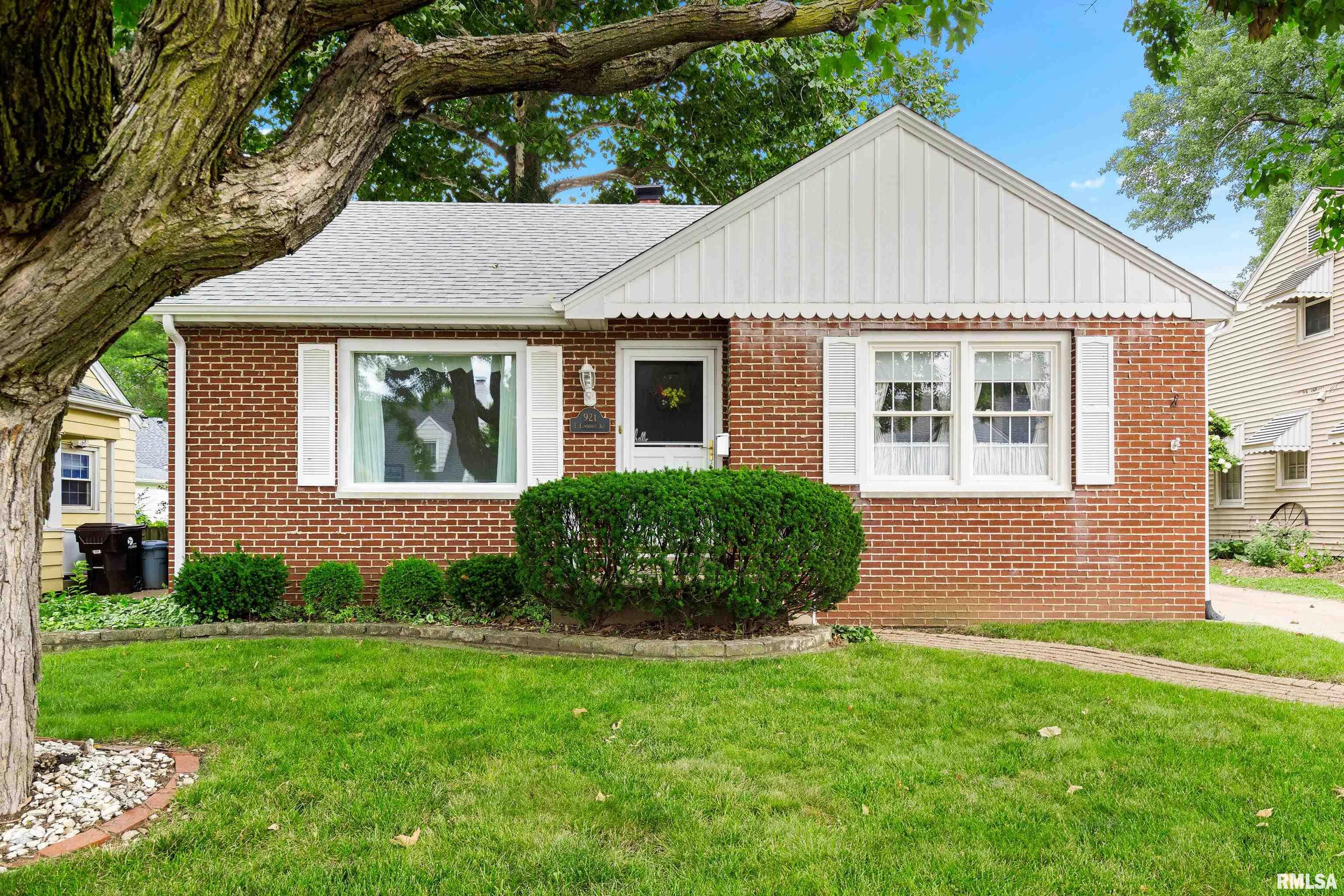 Property Photo:  921 Elmhurst Avenue  IL 61603 