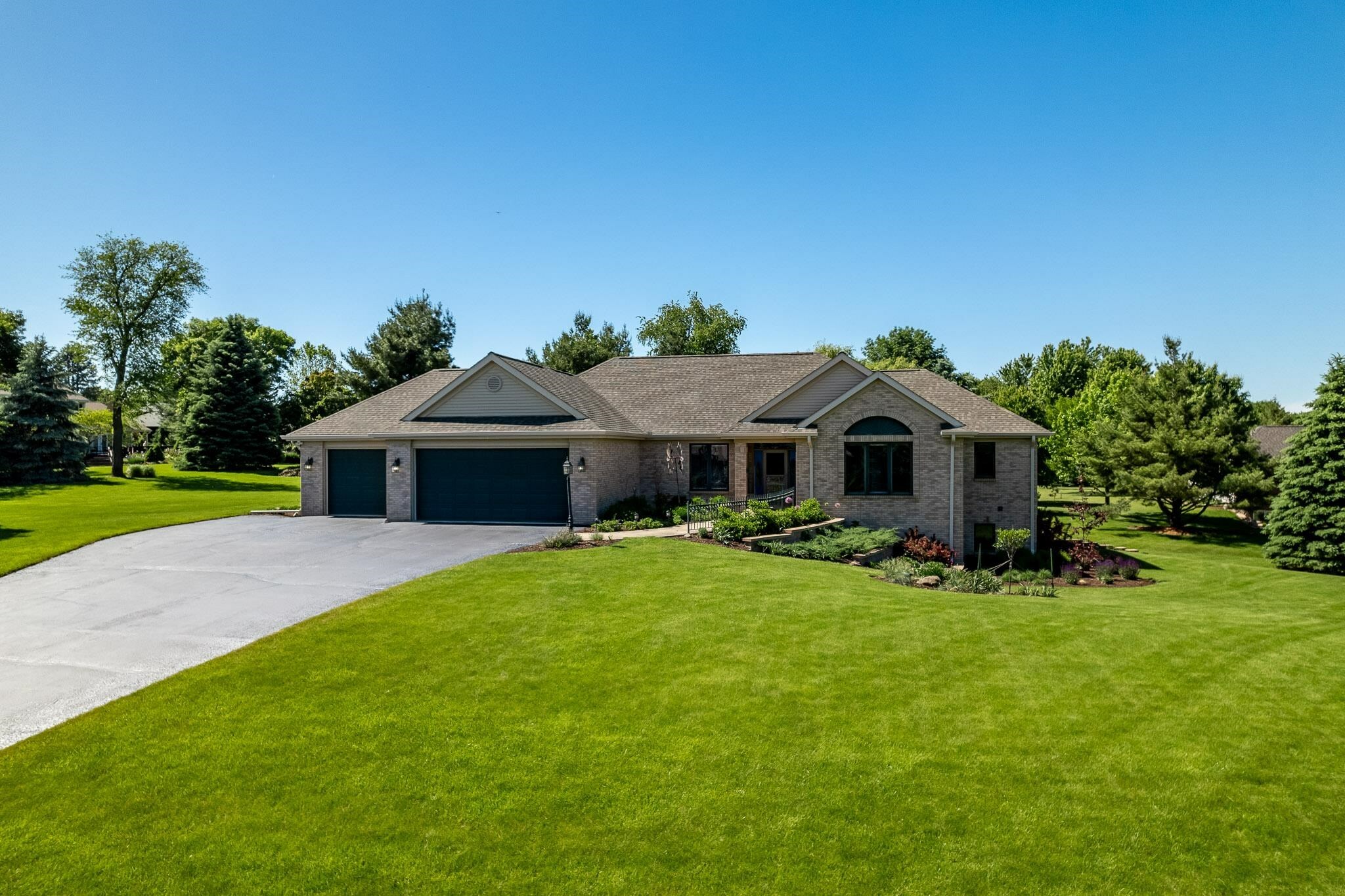 Property Photo:  844 Timber Ridge Trail  IL 61114 