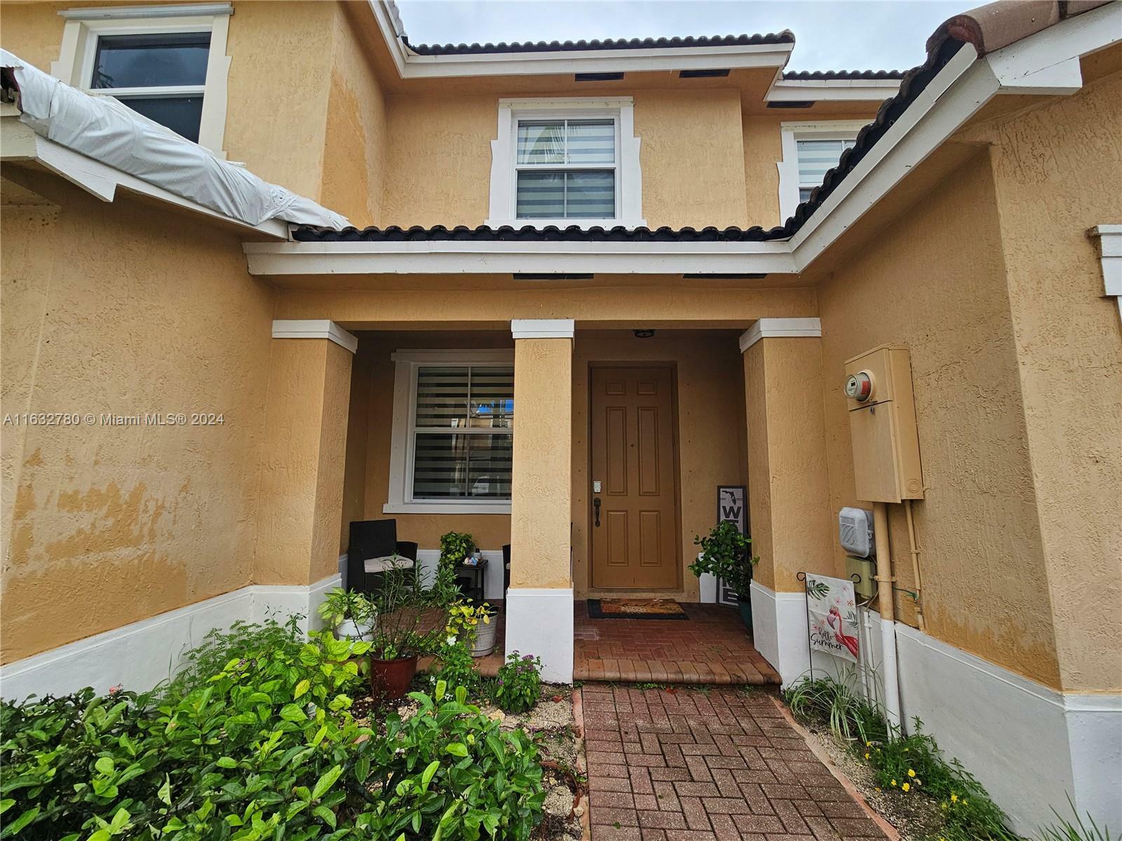 Property Photo:  1053 NE 42nd Ave  FL 33033 