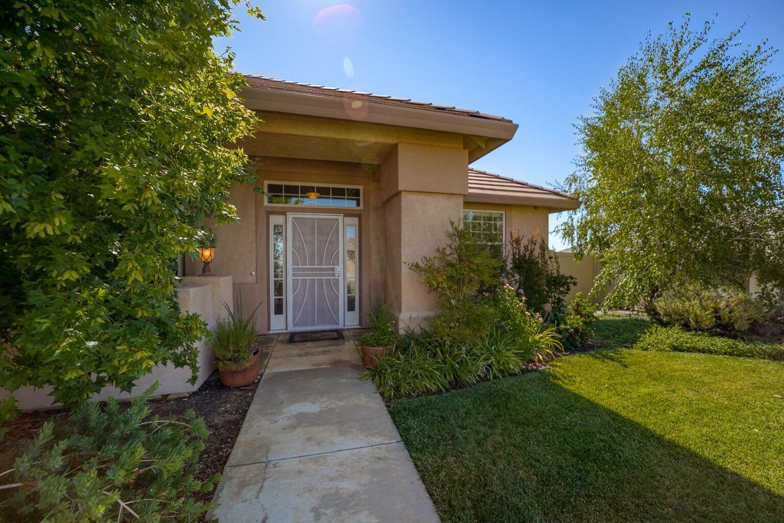 Property Photo:  925 Albion Avenue  CA 96003 