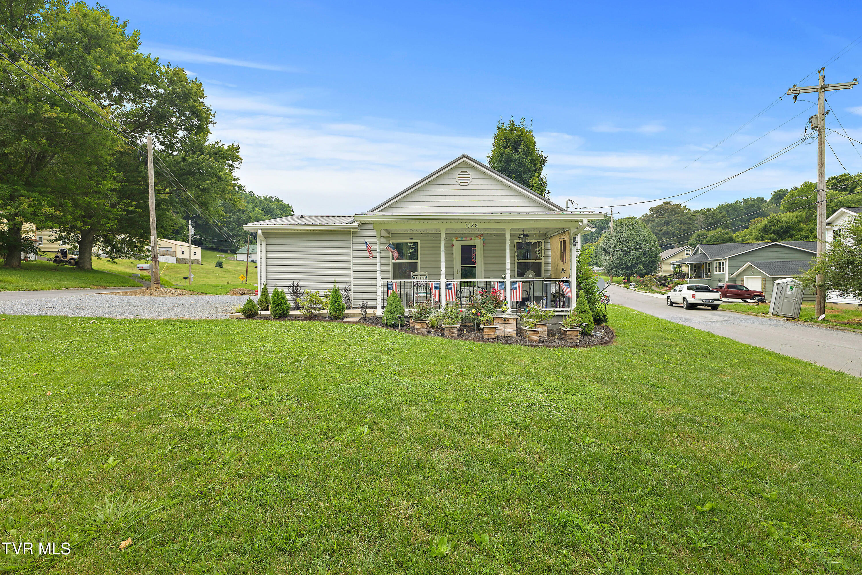 Property Photo:  1128 Bluefield Avenue  TN 37643 