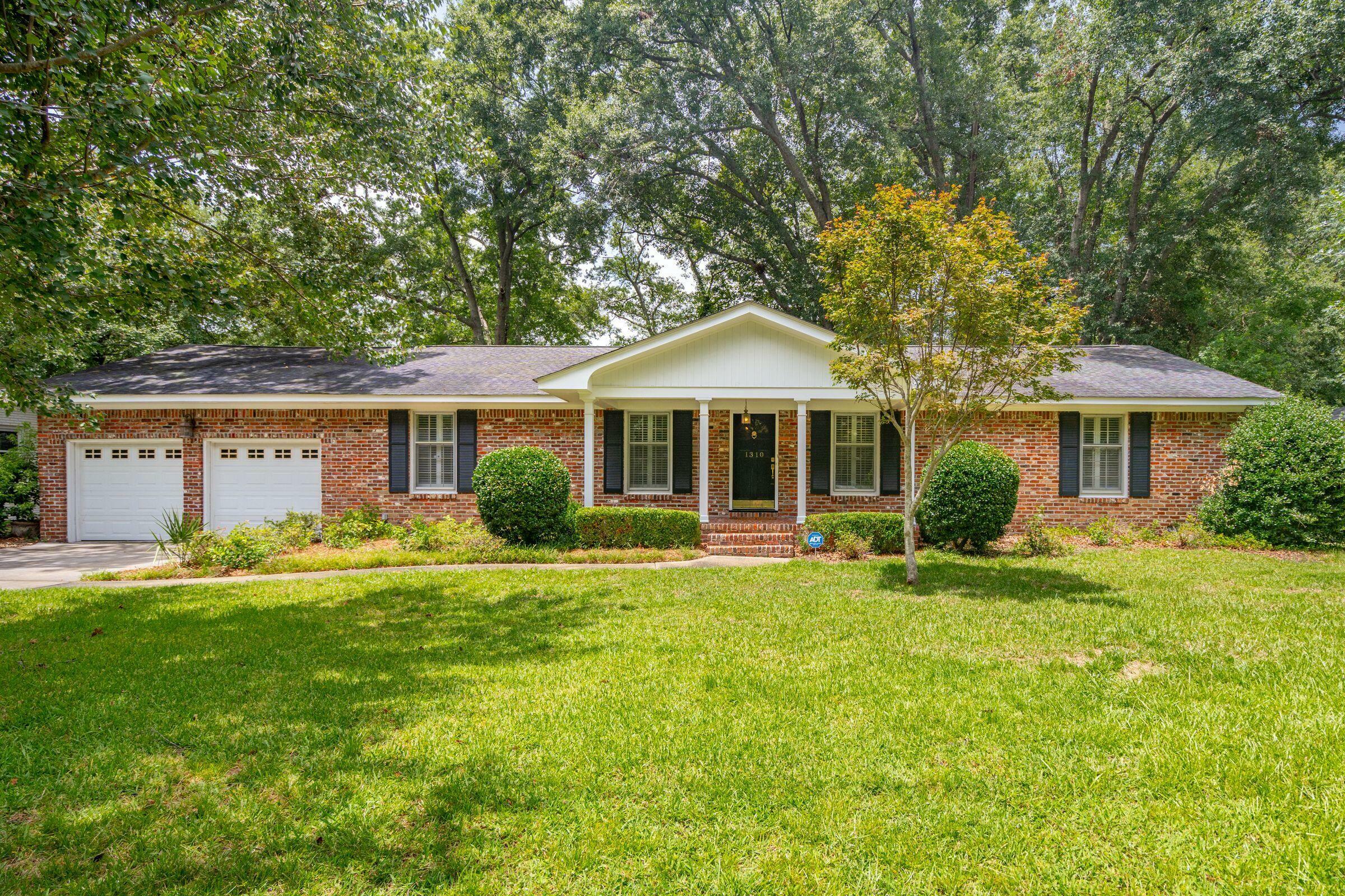 Property Photo:  1310 New Castle Street  SC 29407 