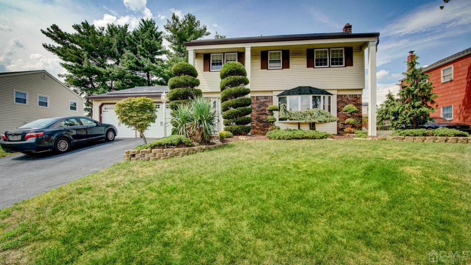 13 Fanwood Drive  Sayreville NJ 08872 photo