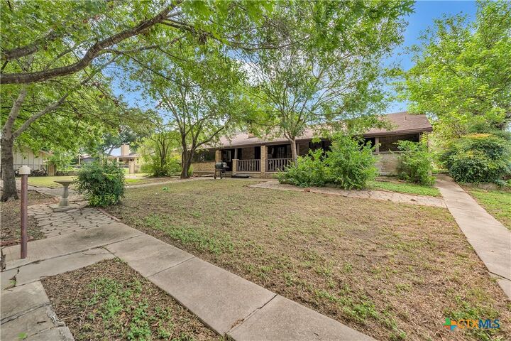 Property Photo:  602 White Oak Lane  TX 76548 