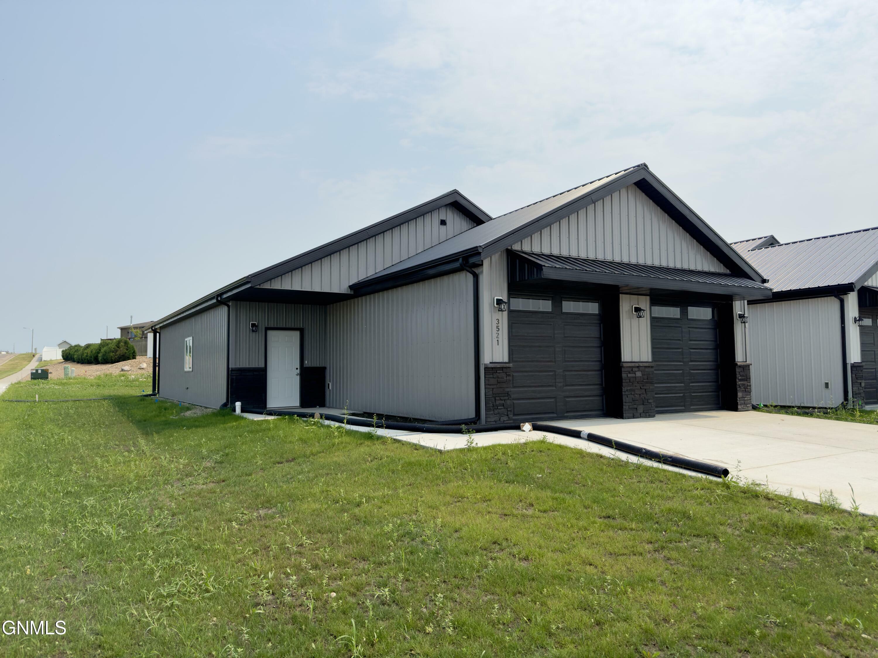 Property Photo:  3521 Calgary Point  ND 58503 