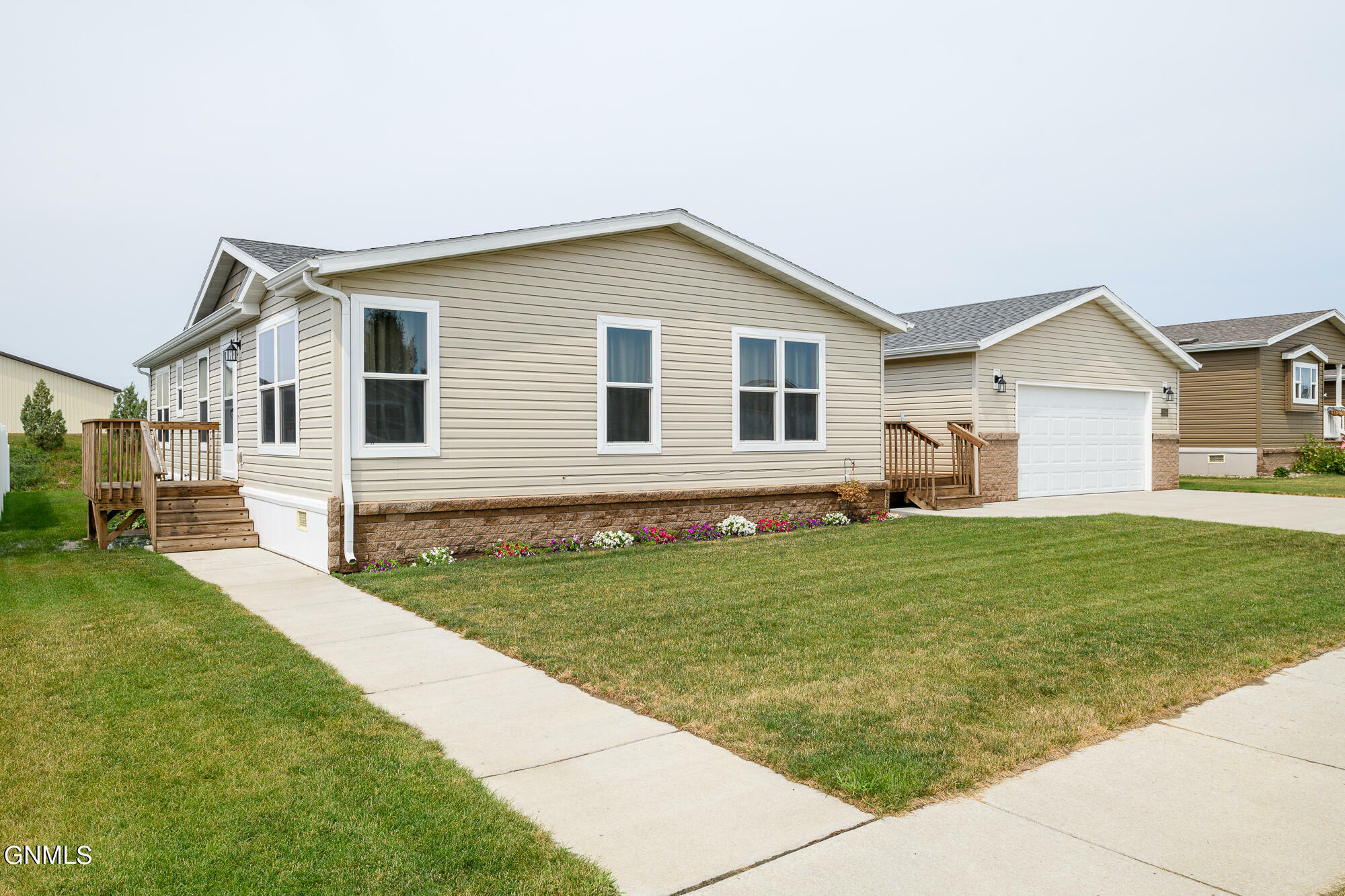 Property Photo:  3350 Jericho Road  ND 58503 