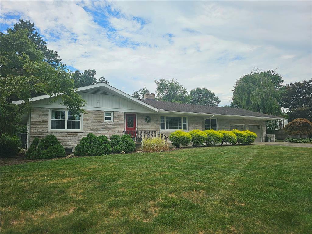 Property Photo:  4460 Fairway Drive  PA 18045 