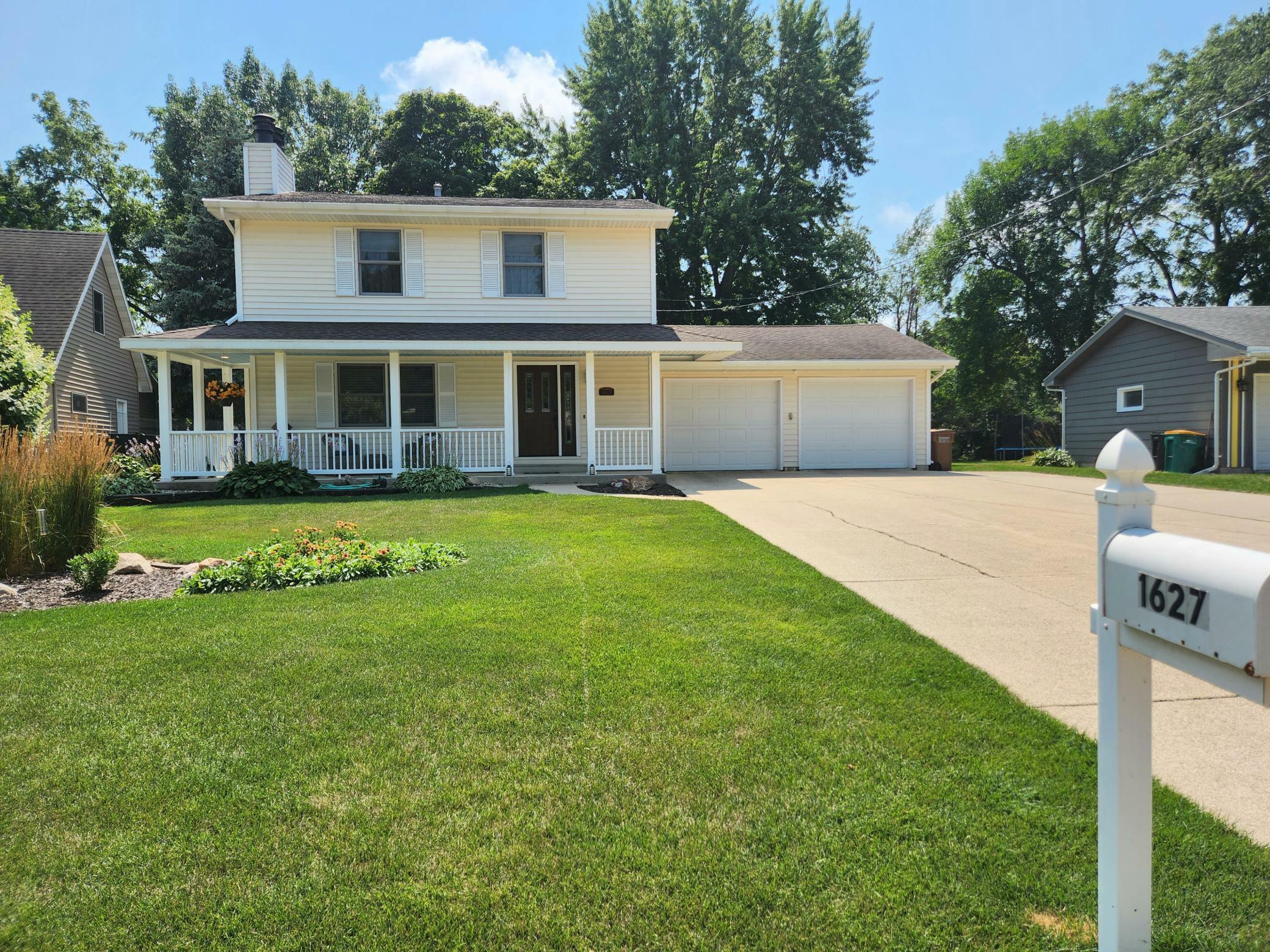 Property Photo:  1627 Massee Street  MN 56007 