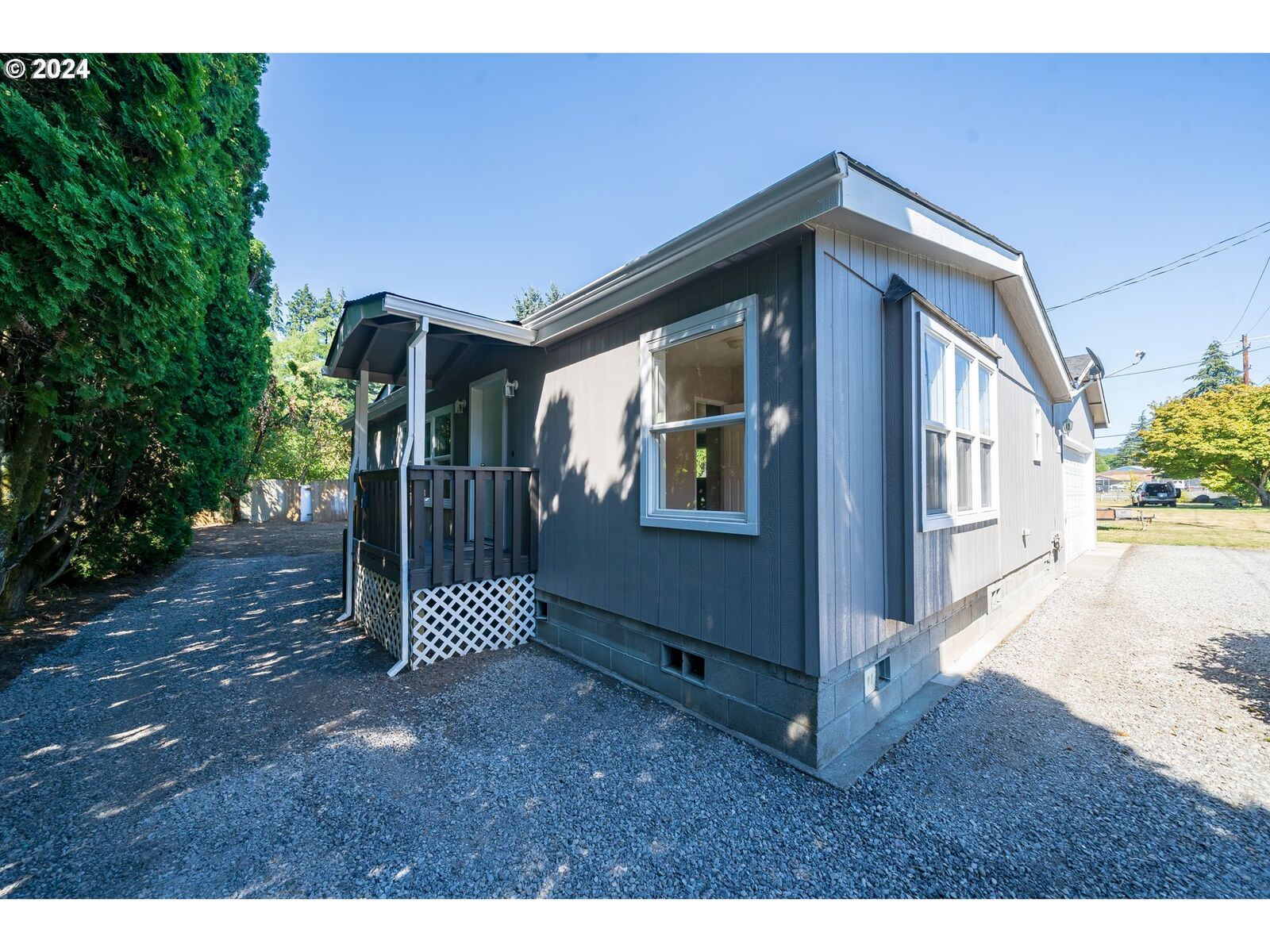 Property Photo: 419 W Main St OR 97358