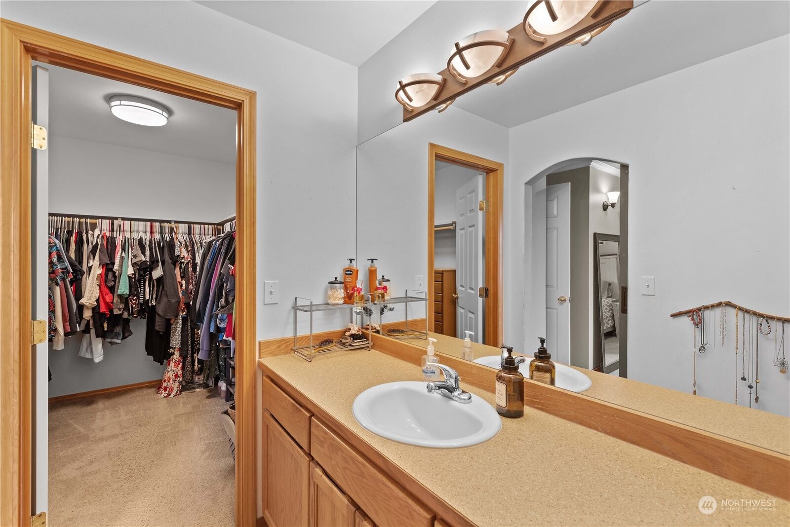 Property Photo:  2601 Aviation Drive  WA 98802
