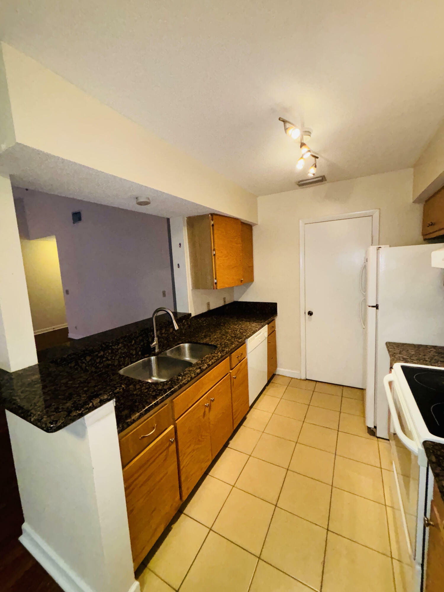 Property Photo:  815 W Boynton Beach Boulevard 11-204  FL 33426 