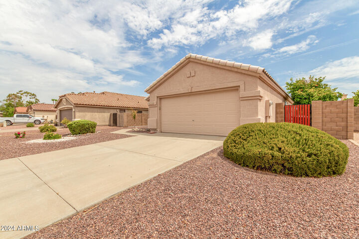 Property Photo:  8753 W Salter Drive  AZ 85382 