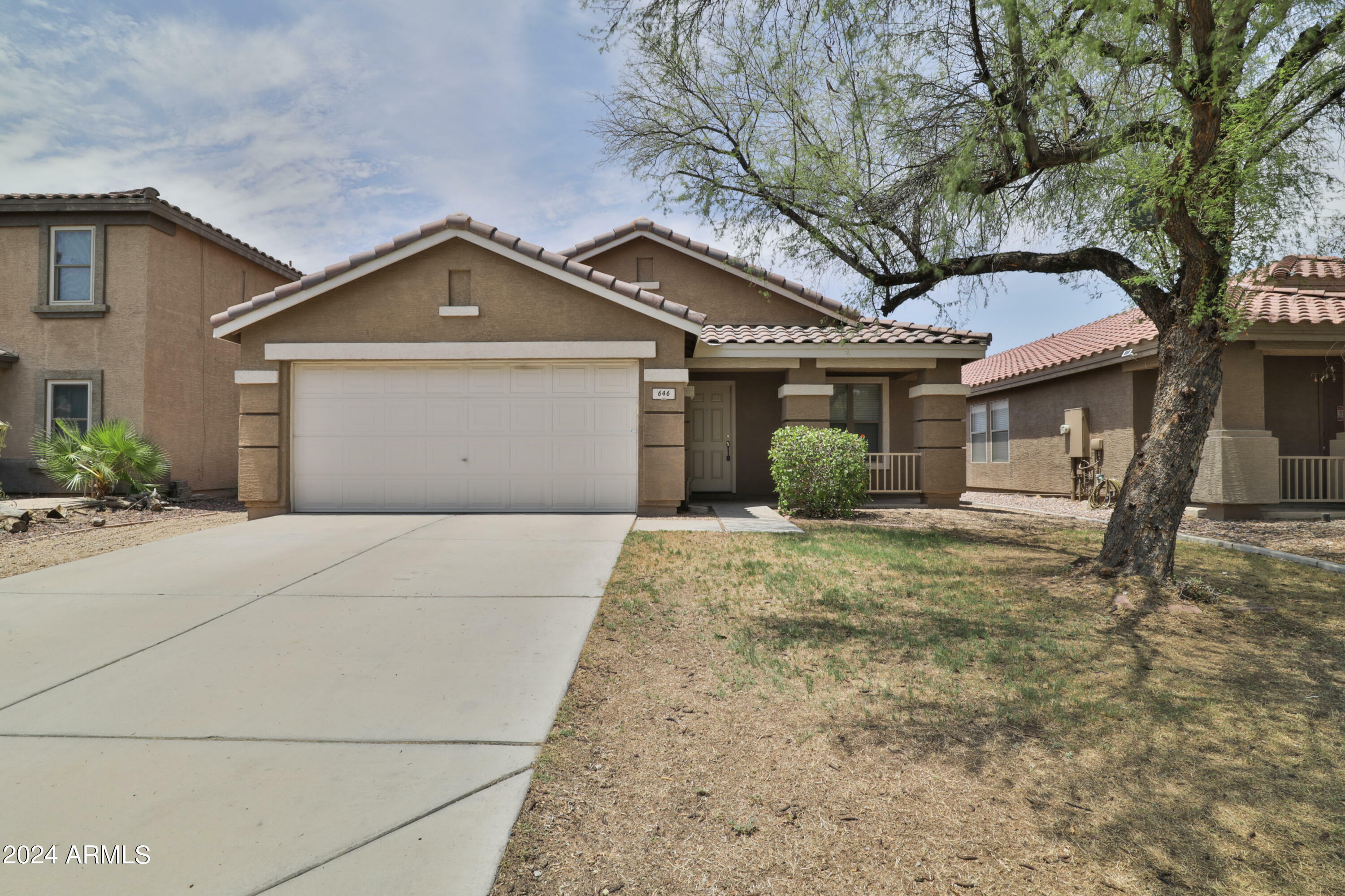 Property Photo:  646 S Colonial Court  AZ 85296 