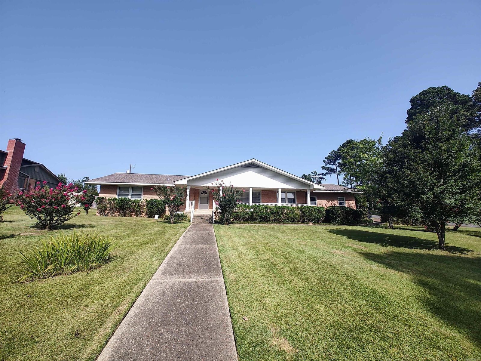 Property Photo:  933 Ridgeview Road  AR 71701 