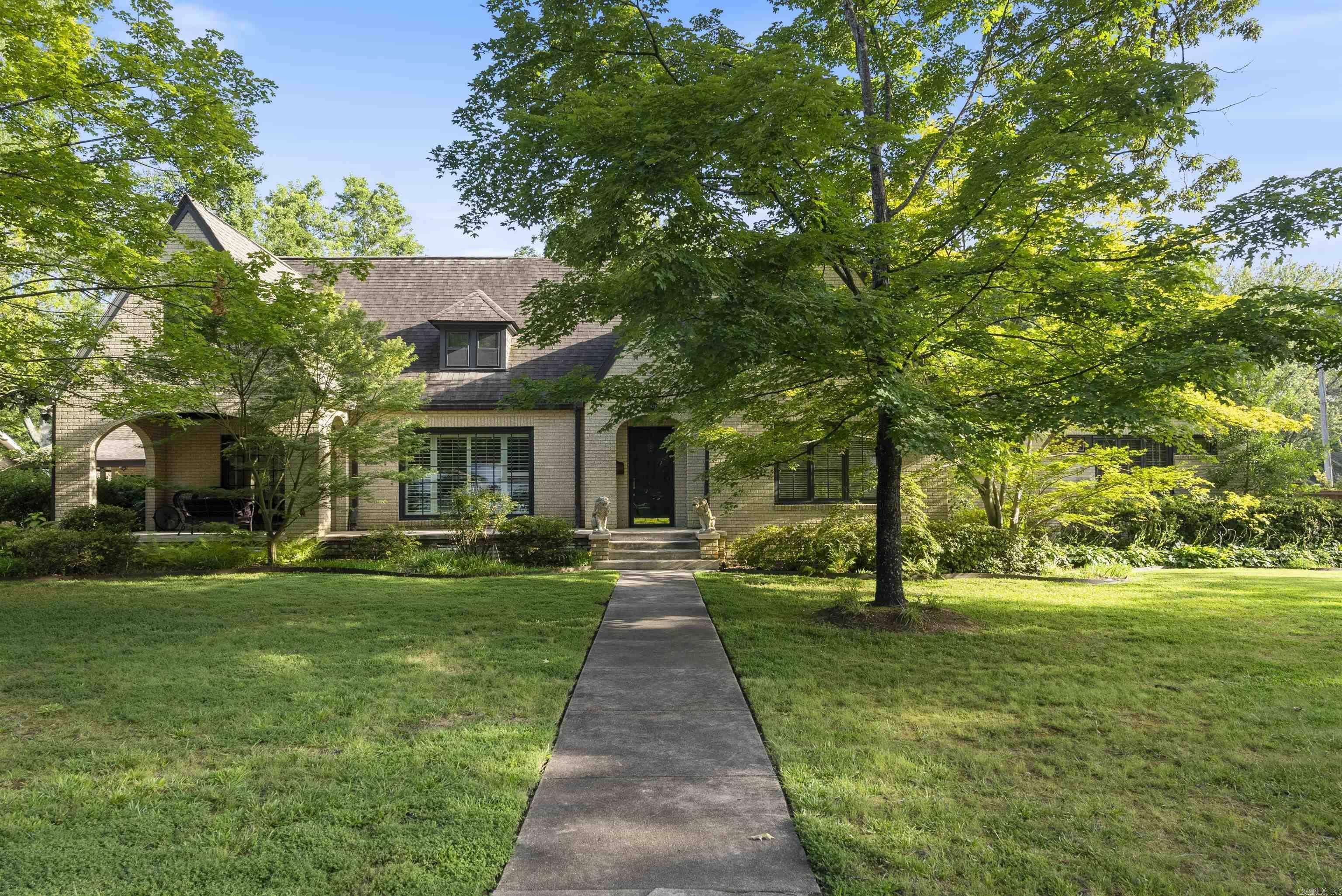 Property Photo:  1839 College Avenue  AR 72034 