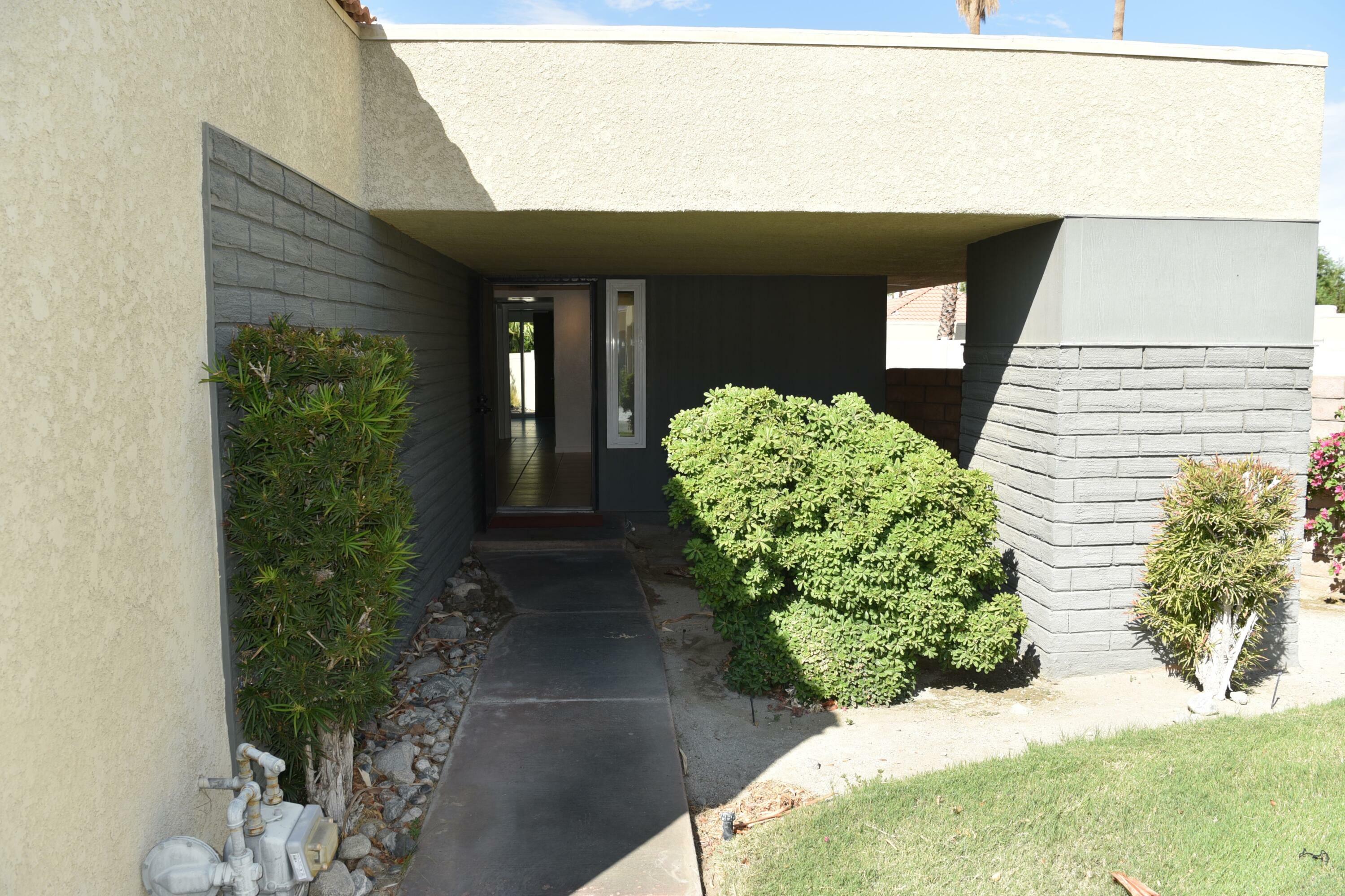 Property Photo:  1517 Sunflower Circle N  CA 92262 