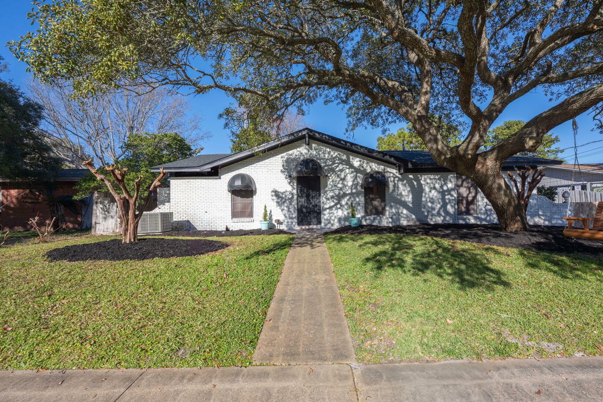 Property Photo:  613 Sea Oats Drive  FL 32541 