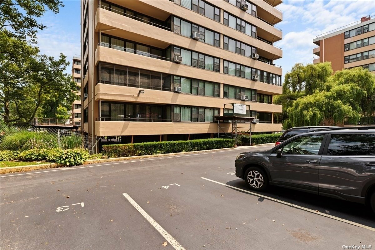 Property Photo:  166-10 Powells Cove Boulevard 8-D  NY 11357 