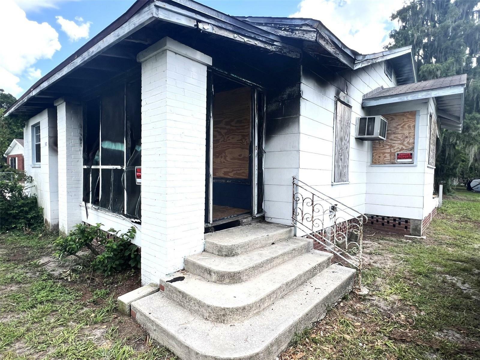 Property Photo:  1420 W 10th Street  FL 33805 