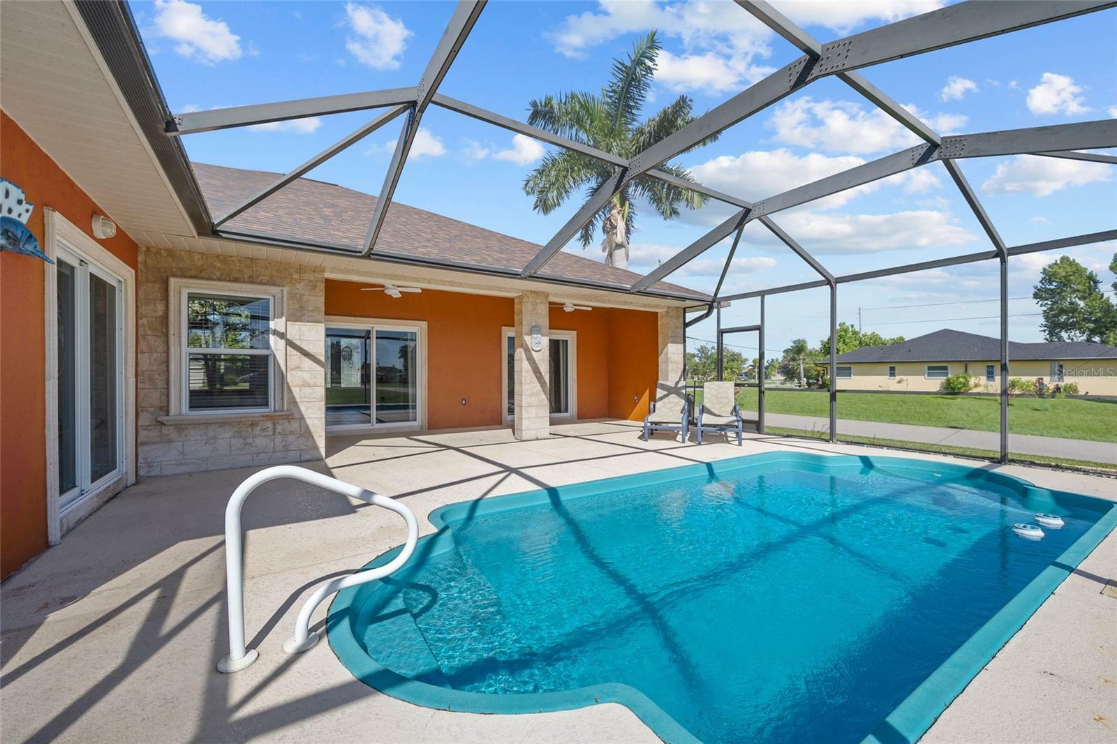 Property Photo:  2412 Rio De Janeiro Avenue  FL 33983 