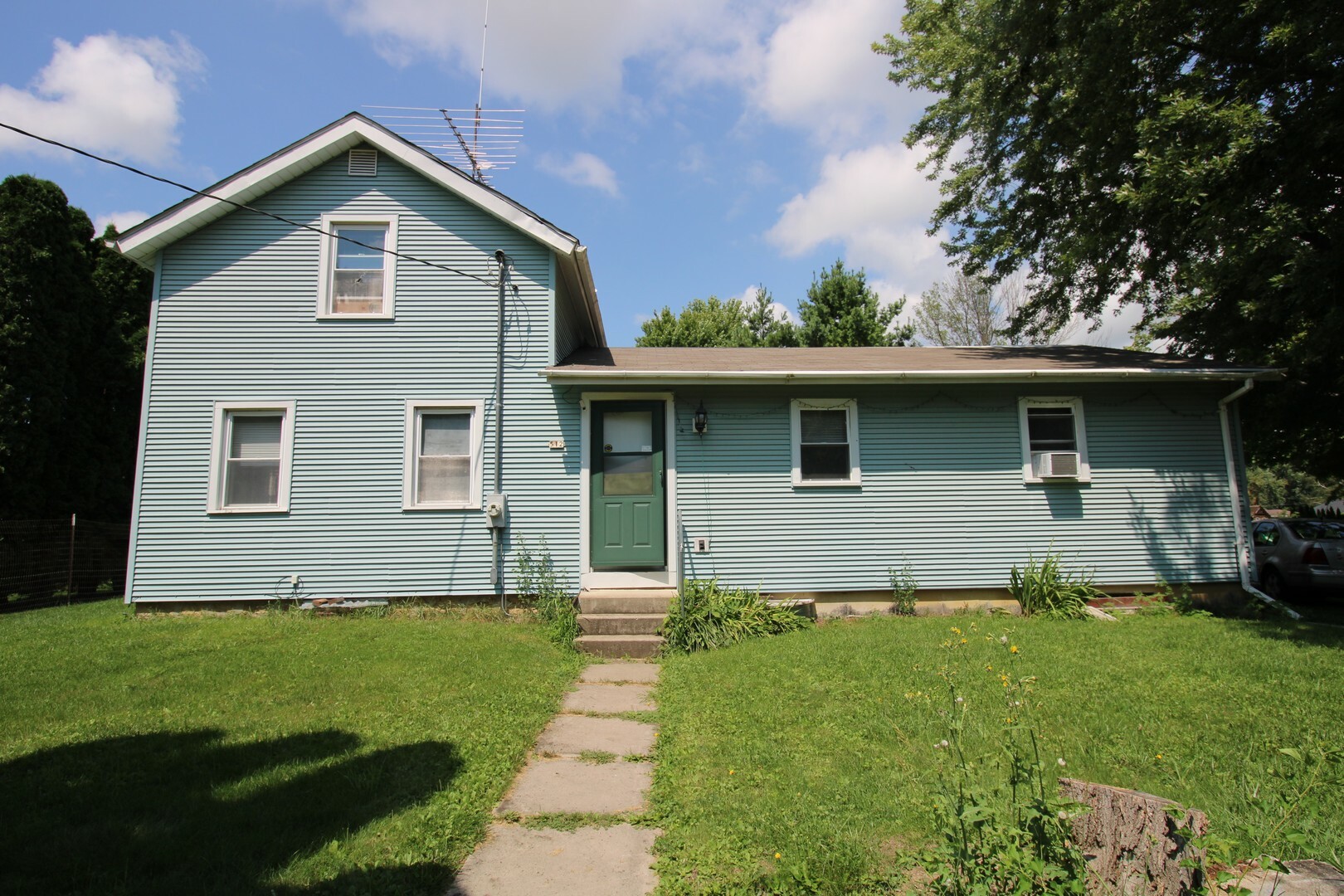 Property Photo:  512 E South Street  IL 61024 