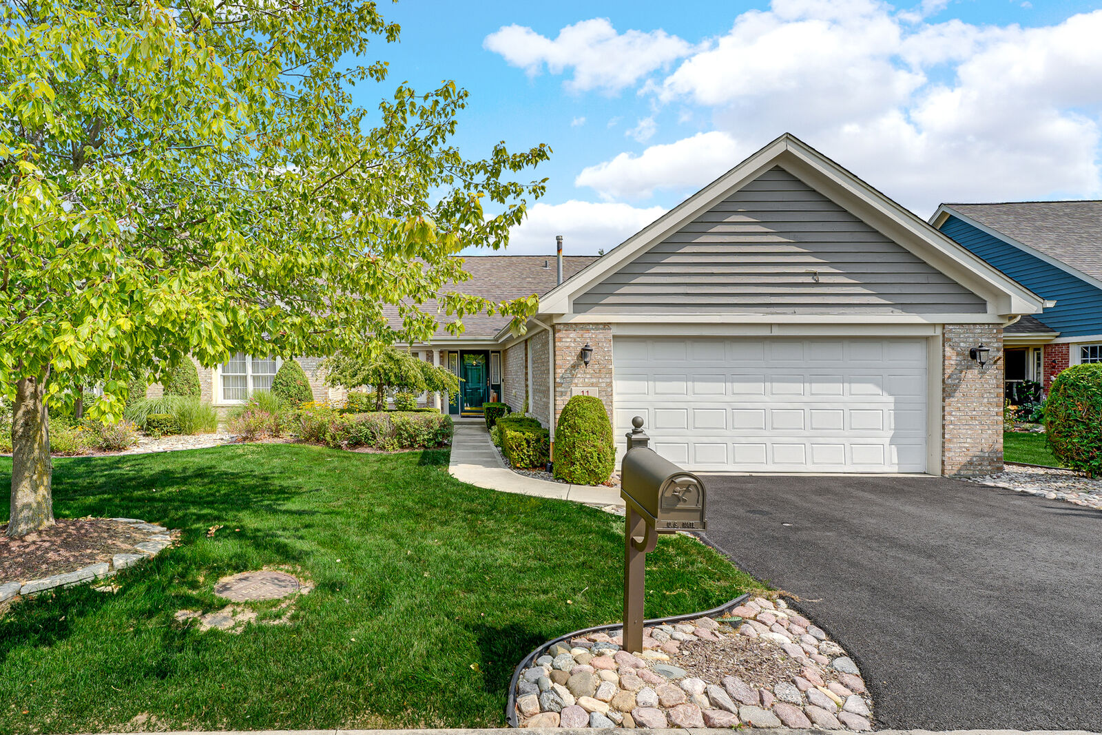 Property Photo:  11 Wysteria Drive  IL 60461 