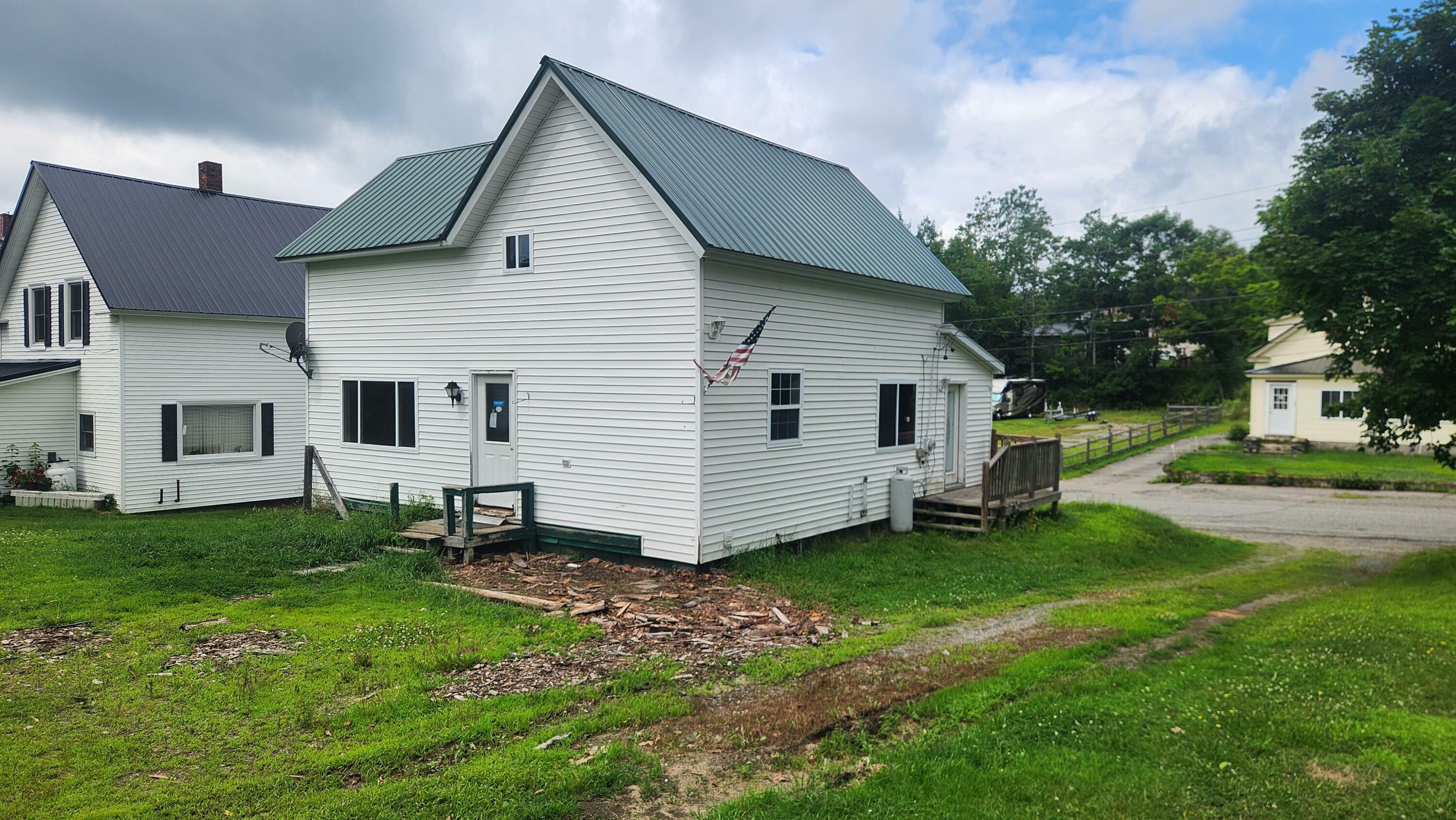 Property Photo:  56 Bowdoin Street  ME 04462 