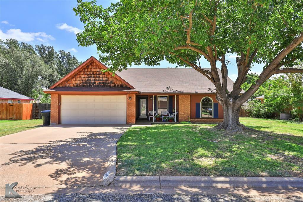 Property Photo:  1717 Pemelton Drive  TX 79601 