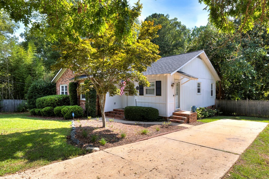 Property Photo:  Garrison St.  SC 29154 