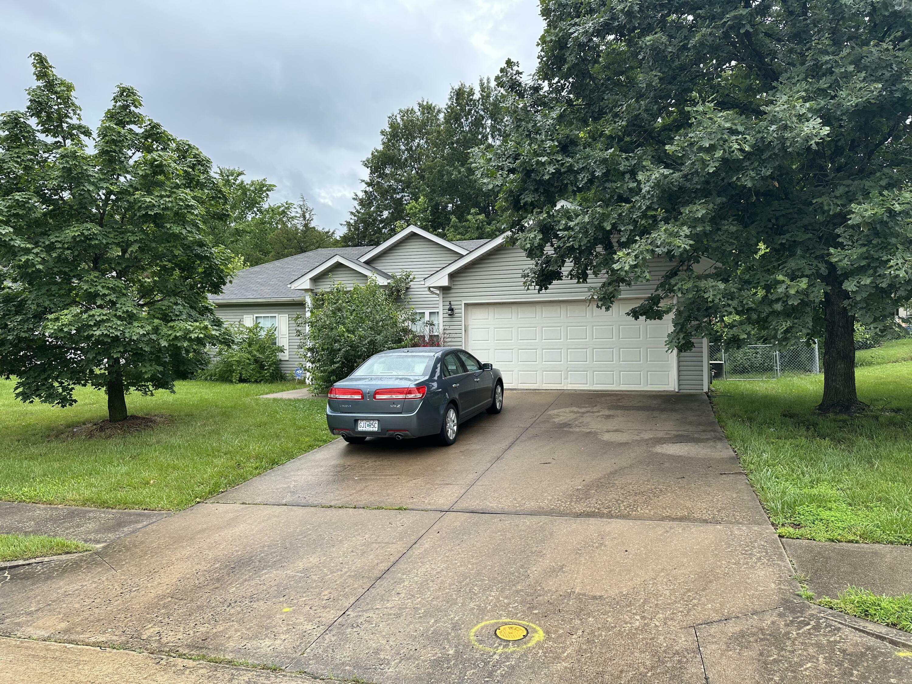 Property Photo:  2209 Laclede Dr  MO 65202 