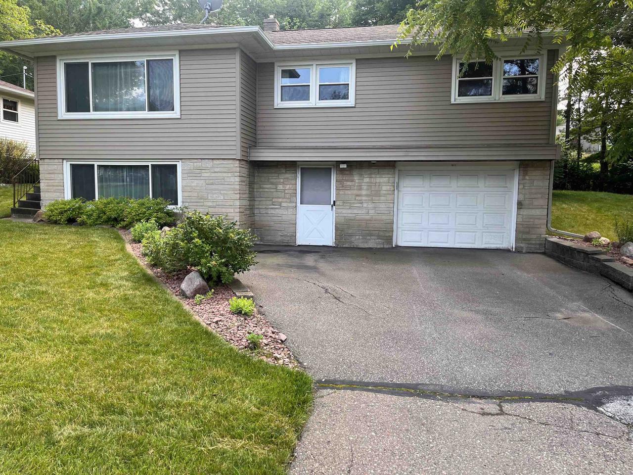 Property Photo:  1011 East Wausau Avenue  WI 54403 