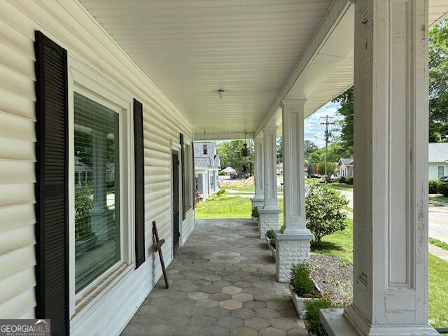 Property Photo:  208 W Hall Street  GA 30824 