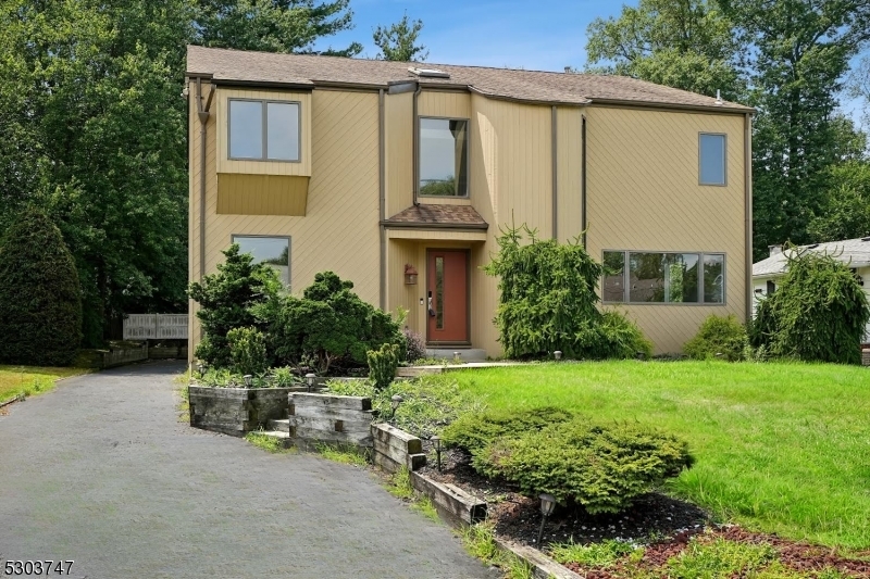 Property Photo:  31 Mountain Ave  NJ 07927 