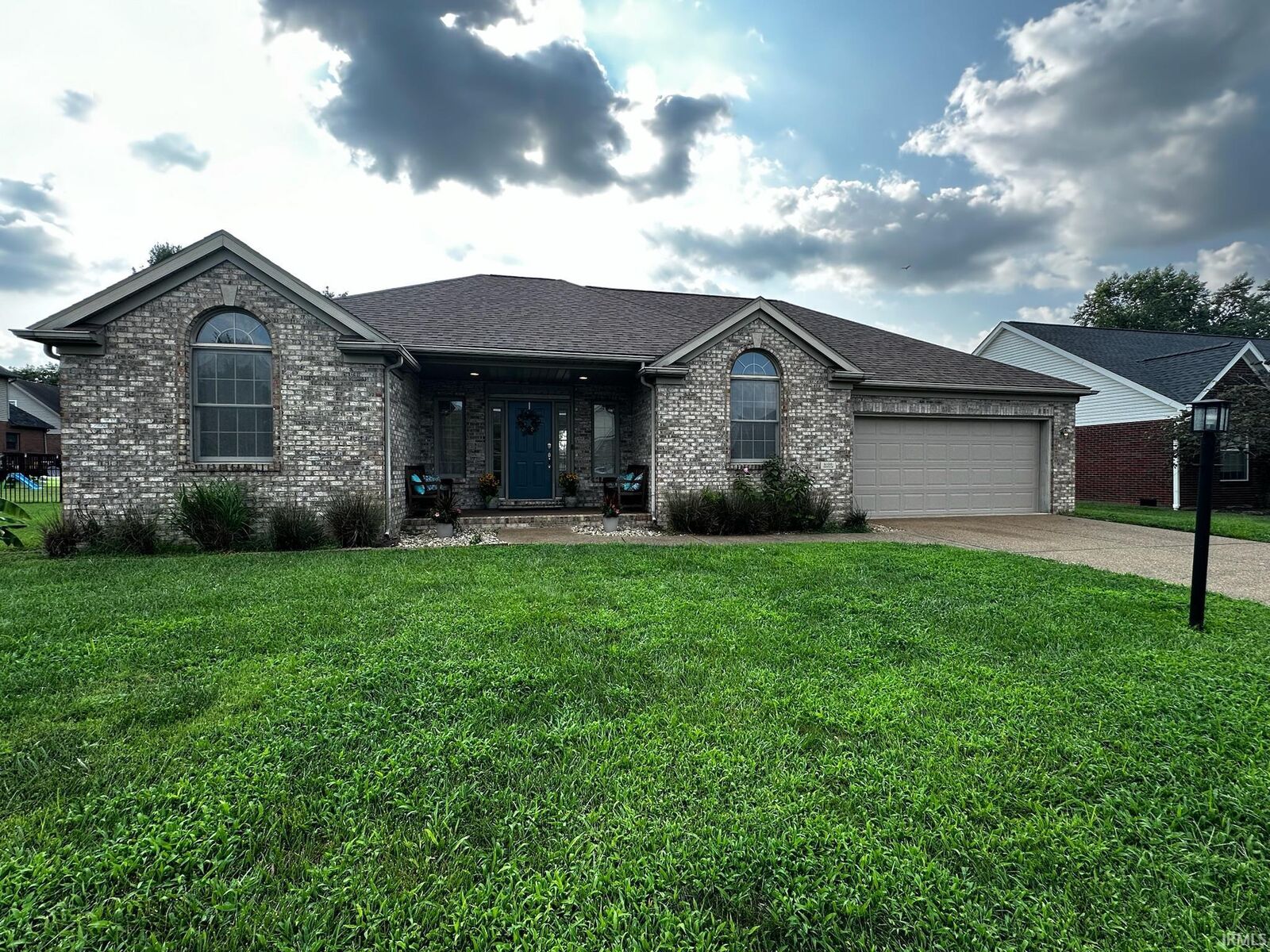 Property Photo: 6100 Shoreham Drive IN 47711