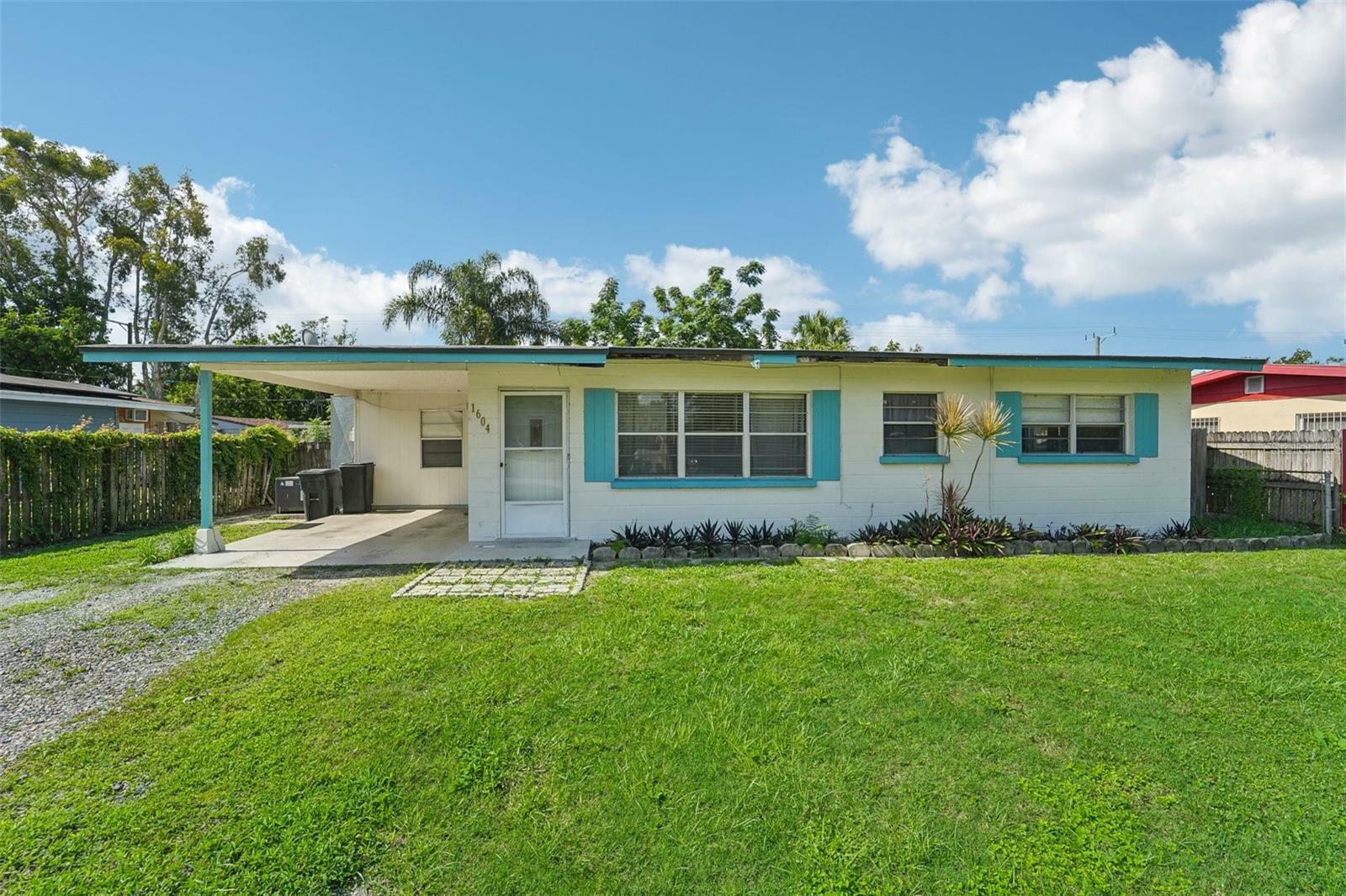 Property Photo:  1604 58th Avenue Drive W  FL 34207 