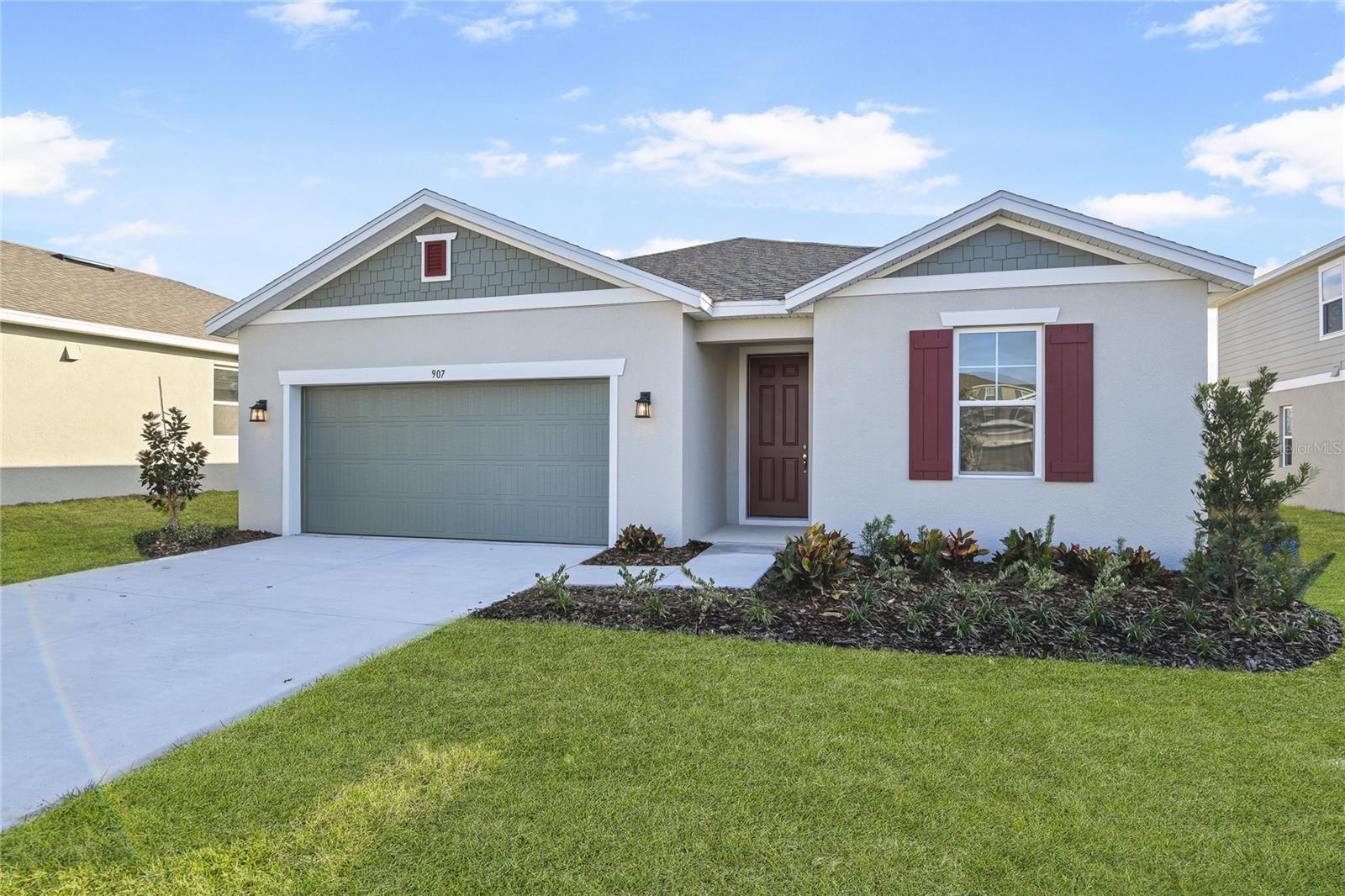 Property Photo: 907 Heirloom Drive FL 33844